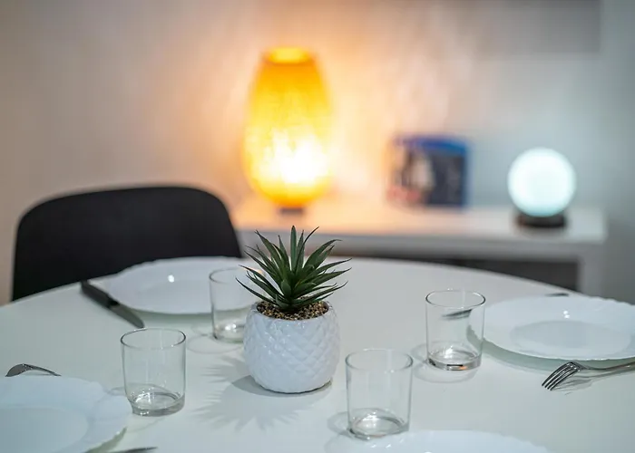 L'envolee - Gare - Netflix - Garage Prive * グルノーブル